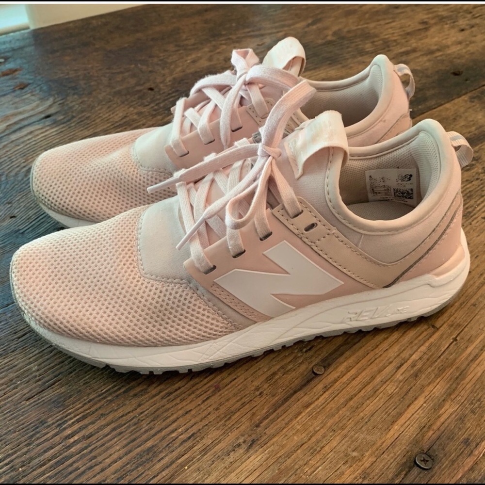 New Balance Tennis shoes size 6